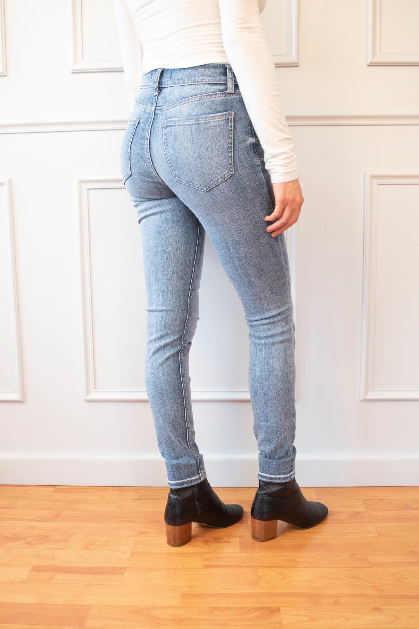 JEANS PREMIUM ENTUBADO TIRO MEDIO