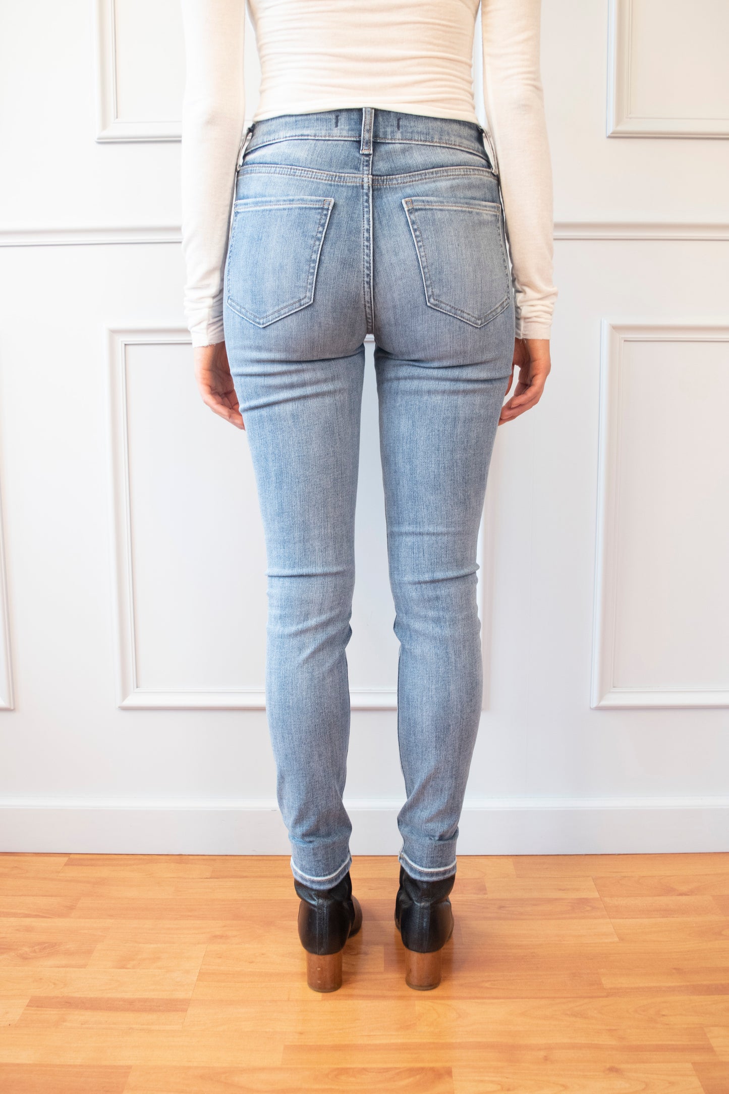 JEANS PREMIUM ENTUBADO TIRO MEDIO