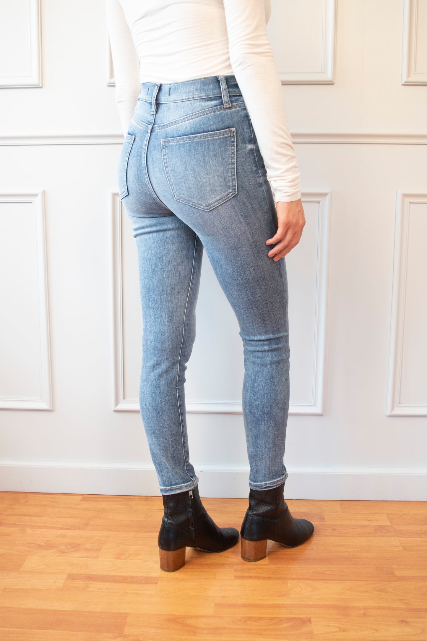 JEANS PREMIUM ENTUBADO TIRO ALTO