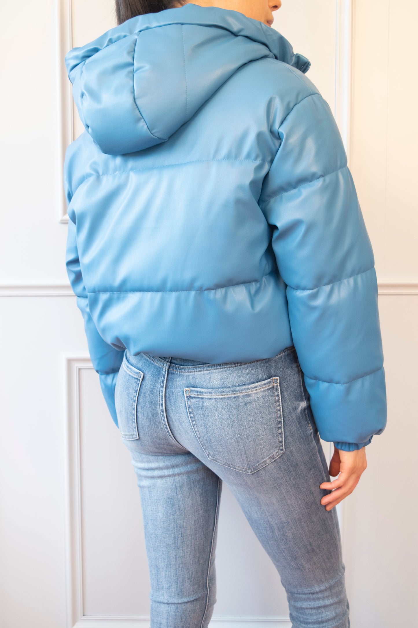BOMBER EFECTO PIEL RESISTENTE AL AGUA