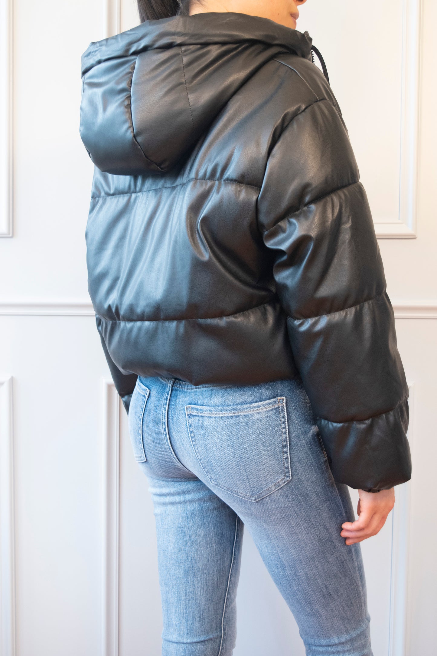 BOMBER EFECTO PIEL RESISTENTE AL AGUA