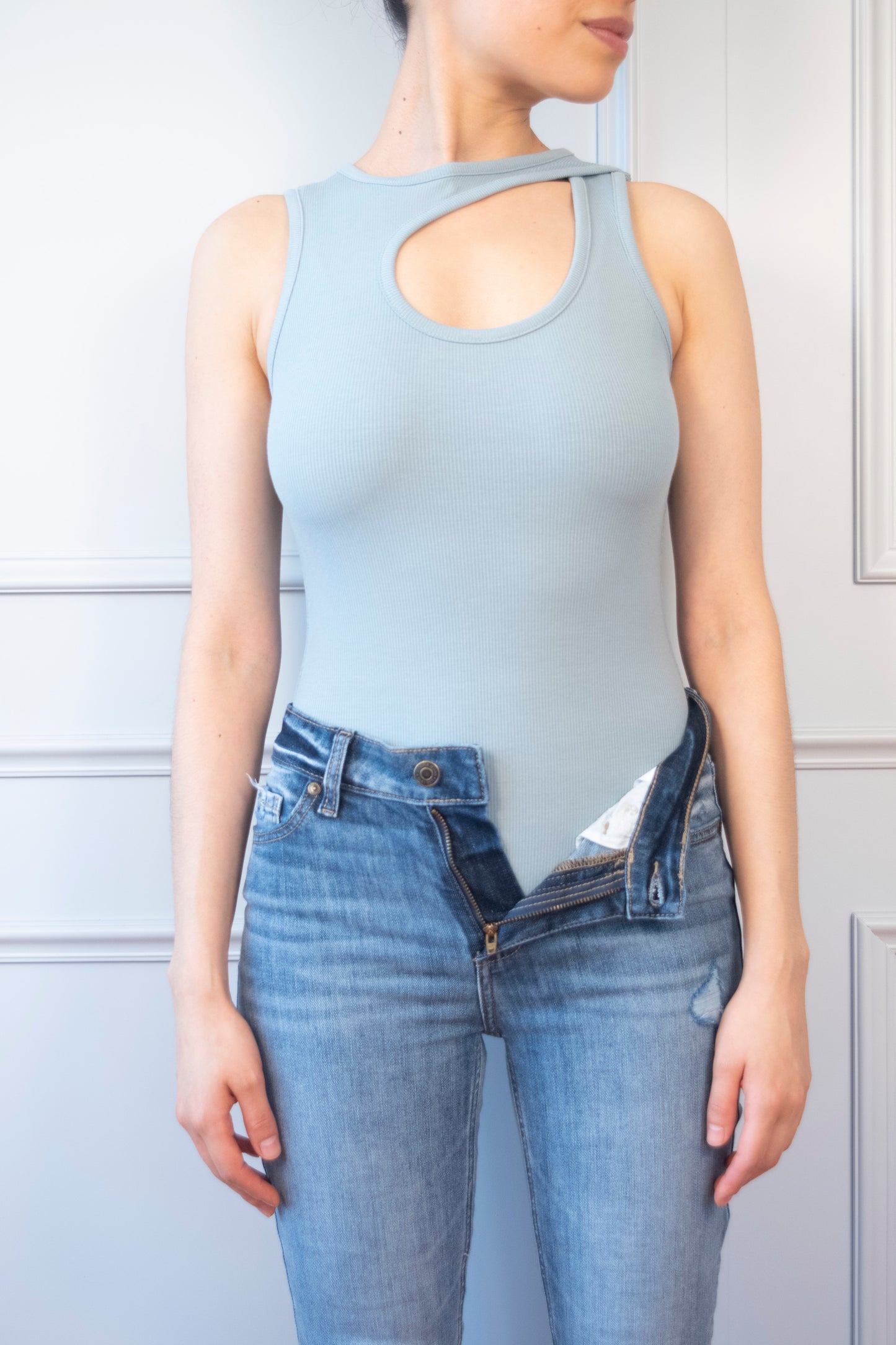 BODY PREMIUM CUT OUT