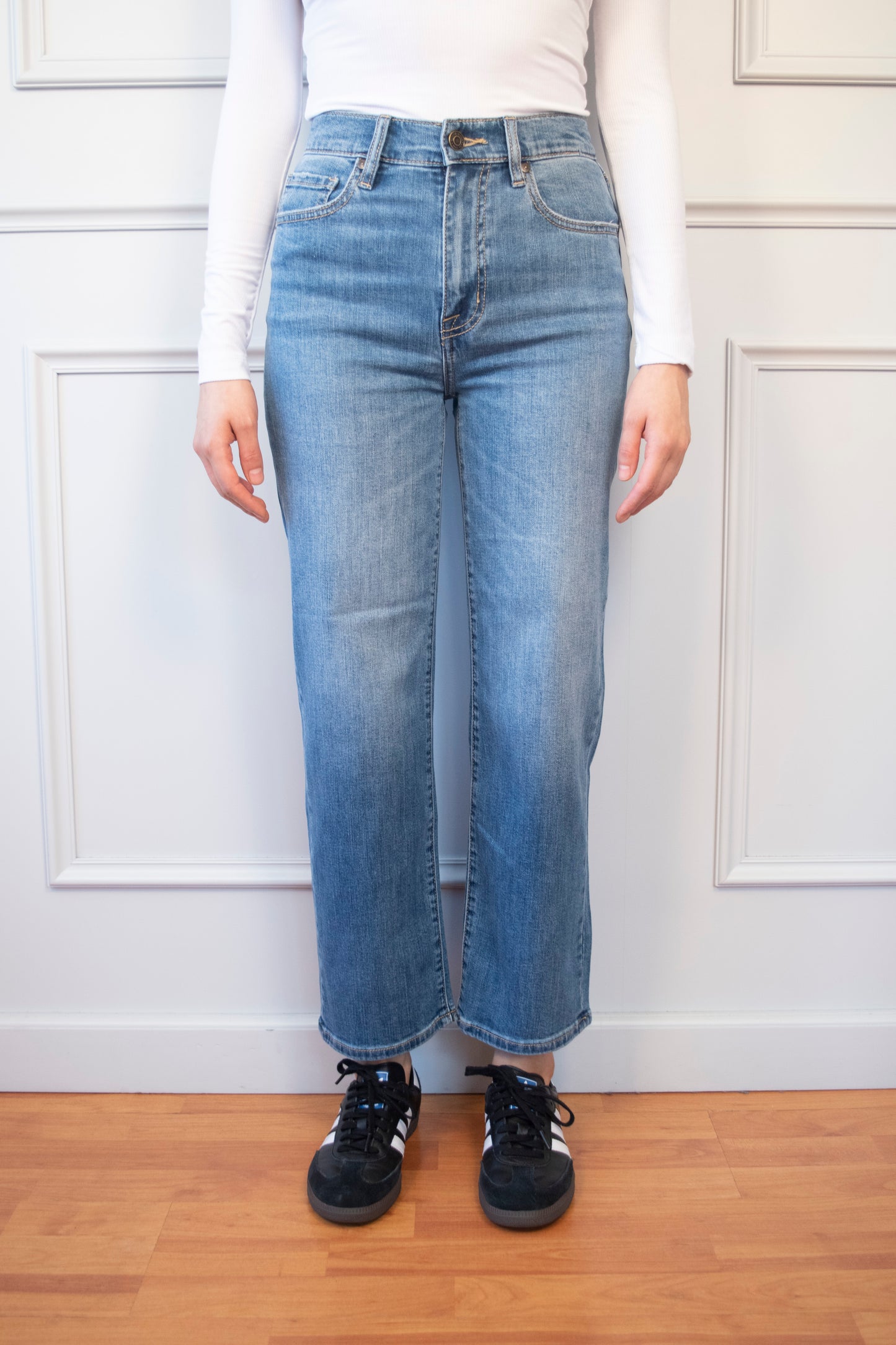 JEANS PREMIUM TIRO ALTO PIERNA ANCHA CROP