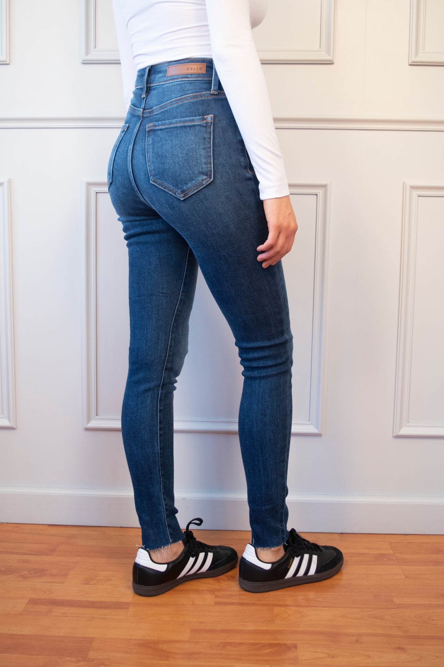 JEANS PREMIUM TIRO ALTO ENTUBADO