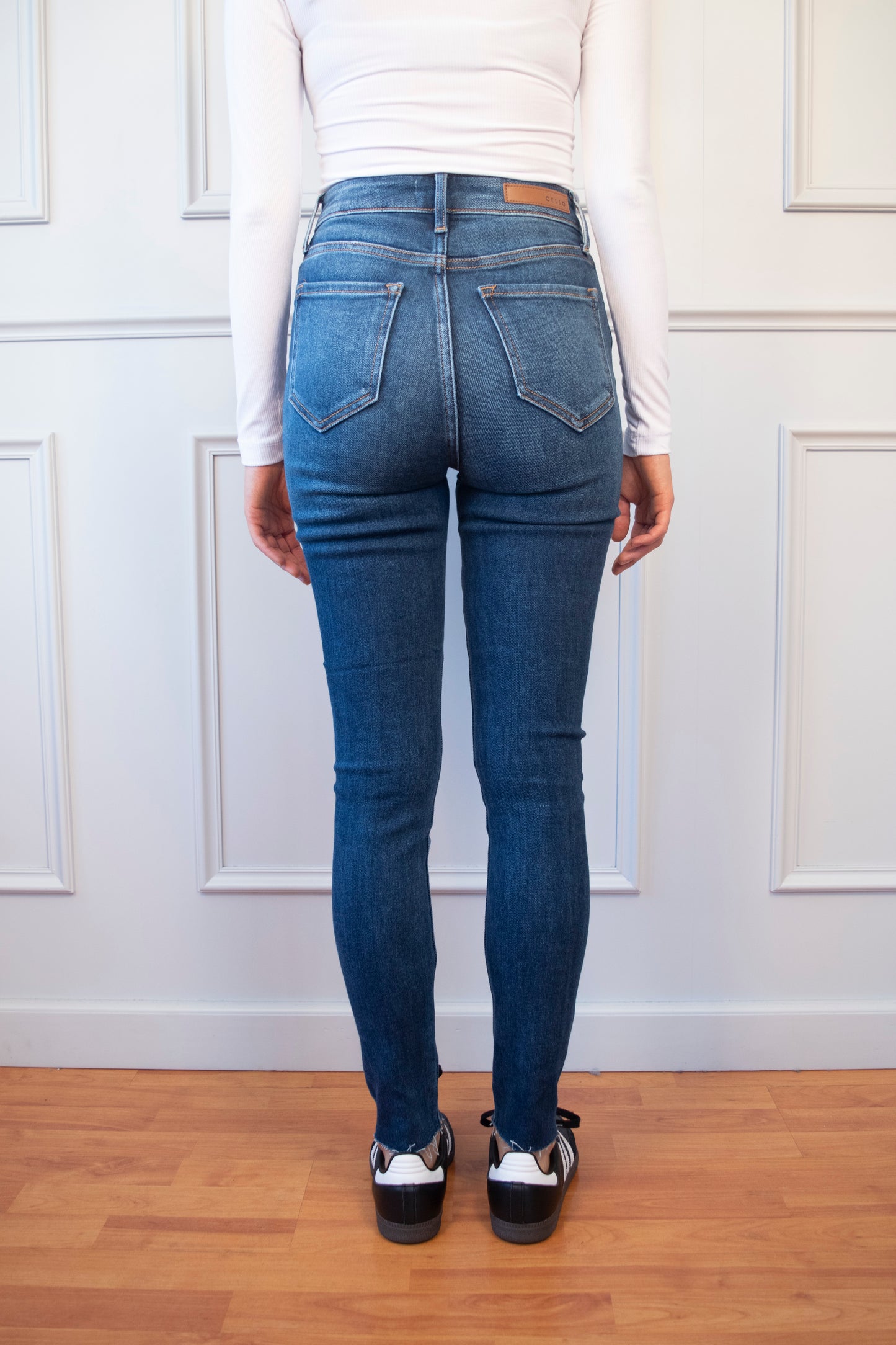 JEANS PREMIUM TIRO ALTO ENTUBADO