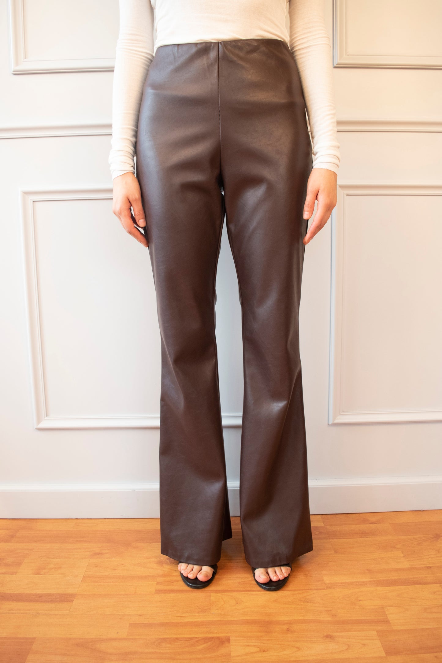 PANTALON PREMIUM EFECTO PIEL