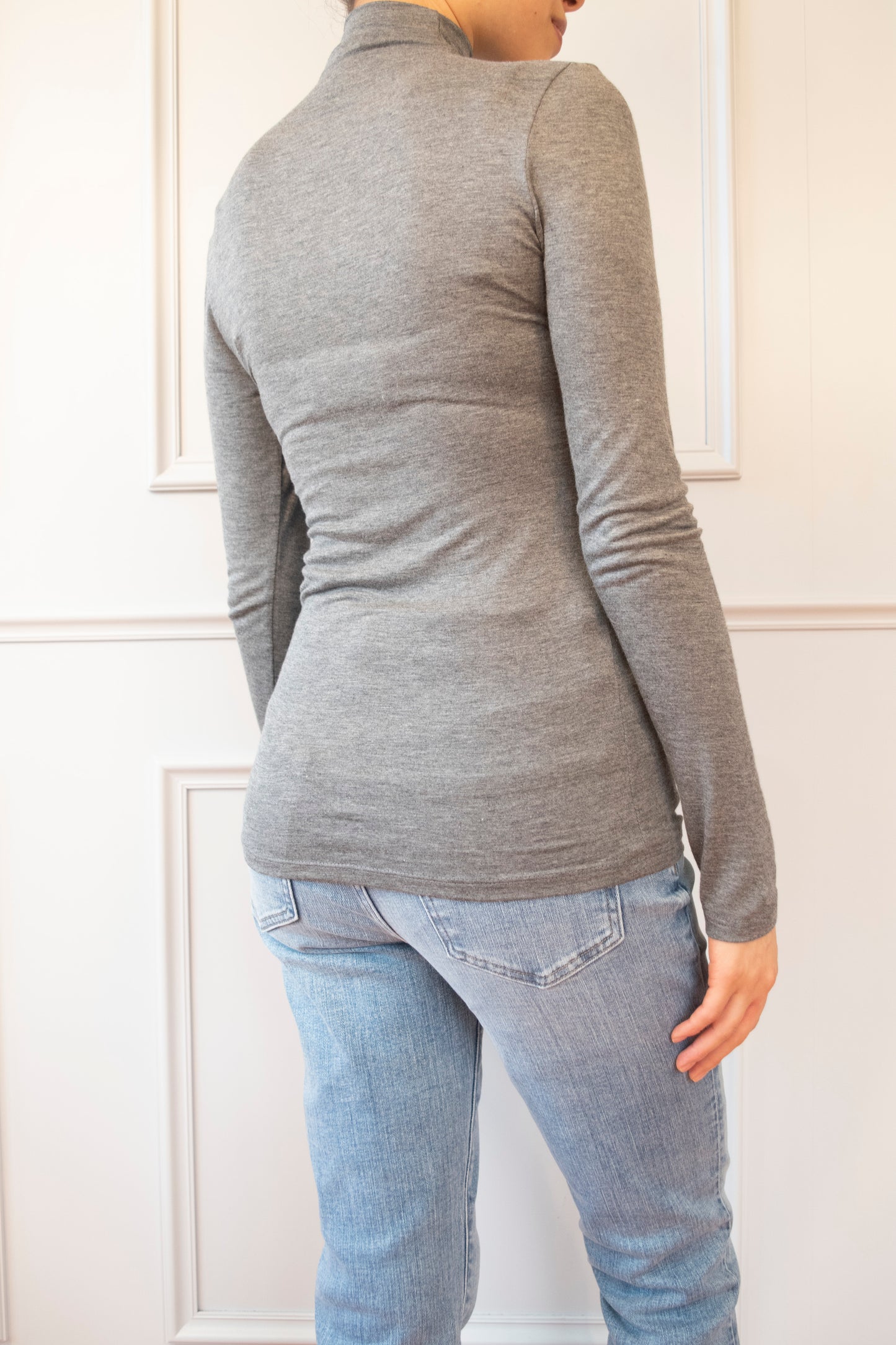 CAMISETA LISA CUELLO MOCK