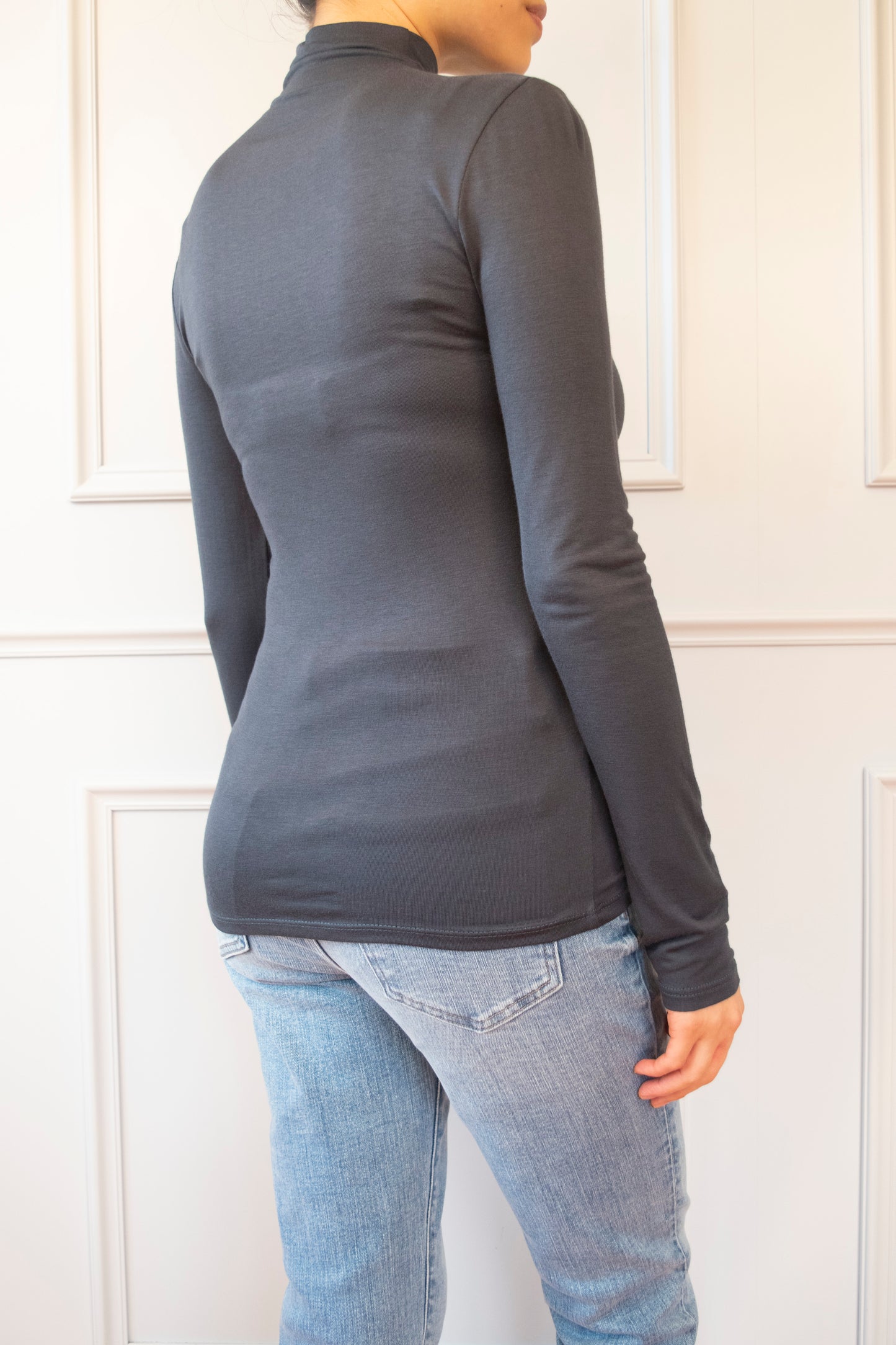 CAMISETA LISA CUELLO MOCK