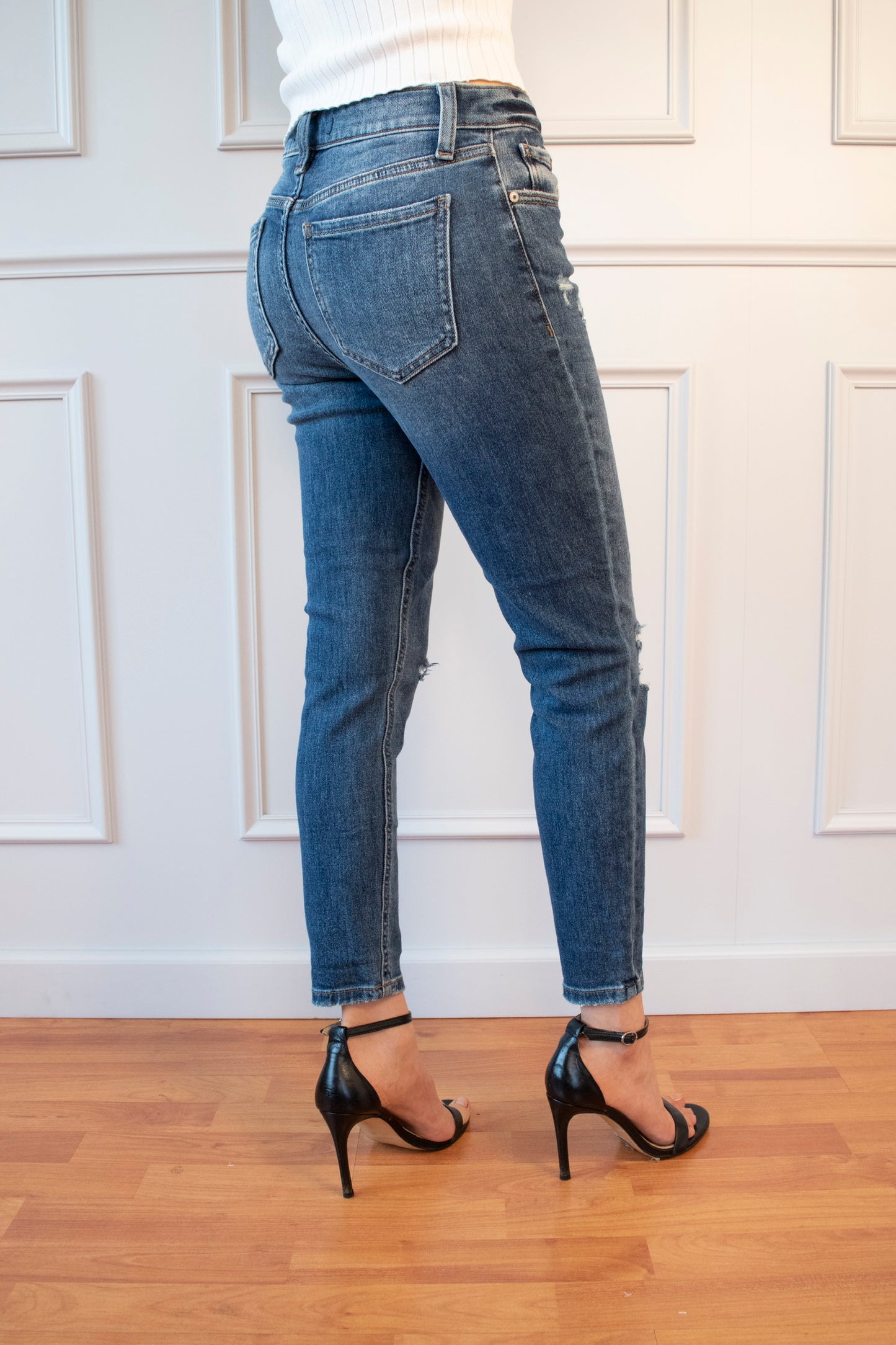JEANS CLARA PREMIUM TIRO ALTO SKINNY