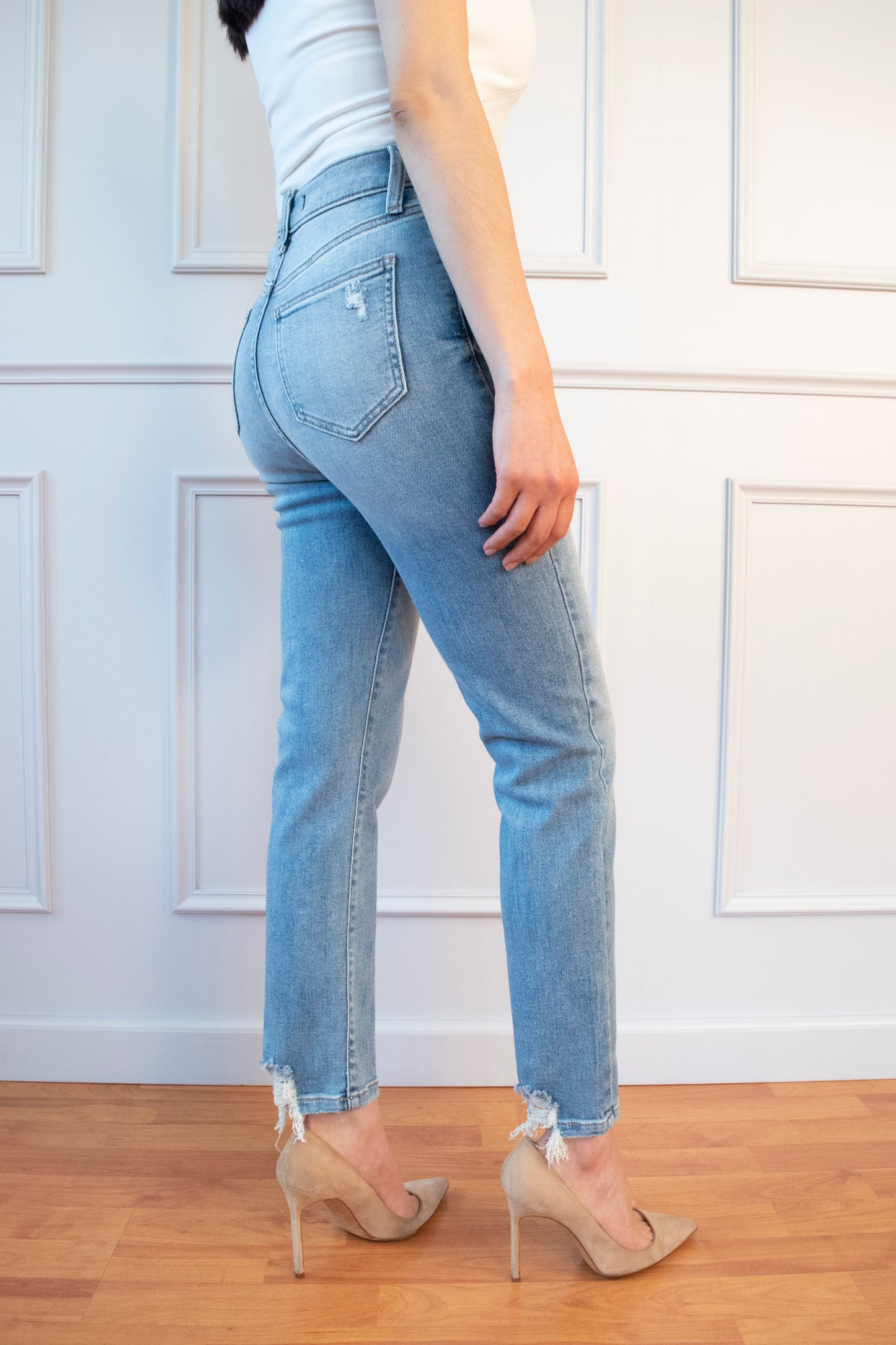 JEANS PREMIUM MOM RECTO TIRO ULTRA ALTO