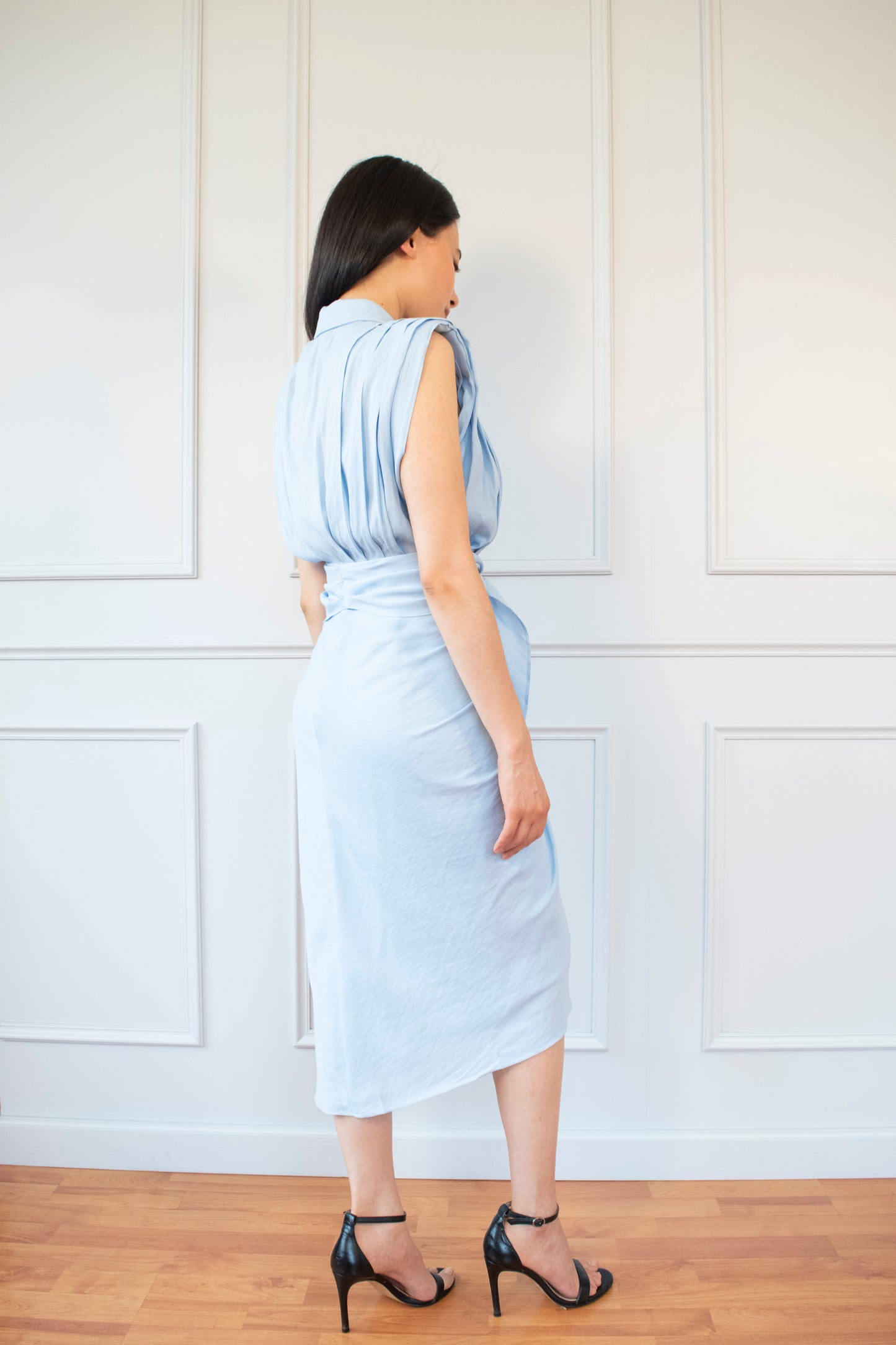 VESTIDO PREMIUM HOMBRERAS DRAPEADO