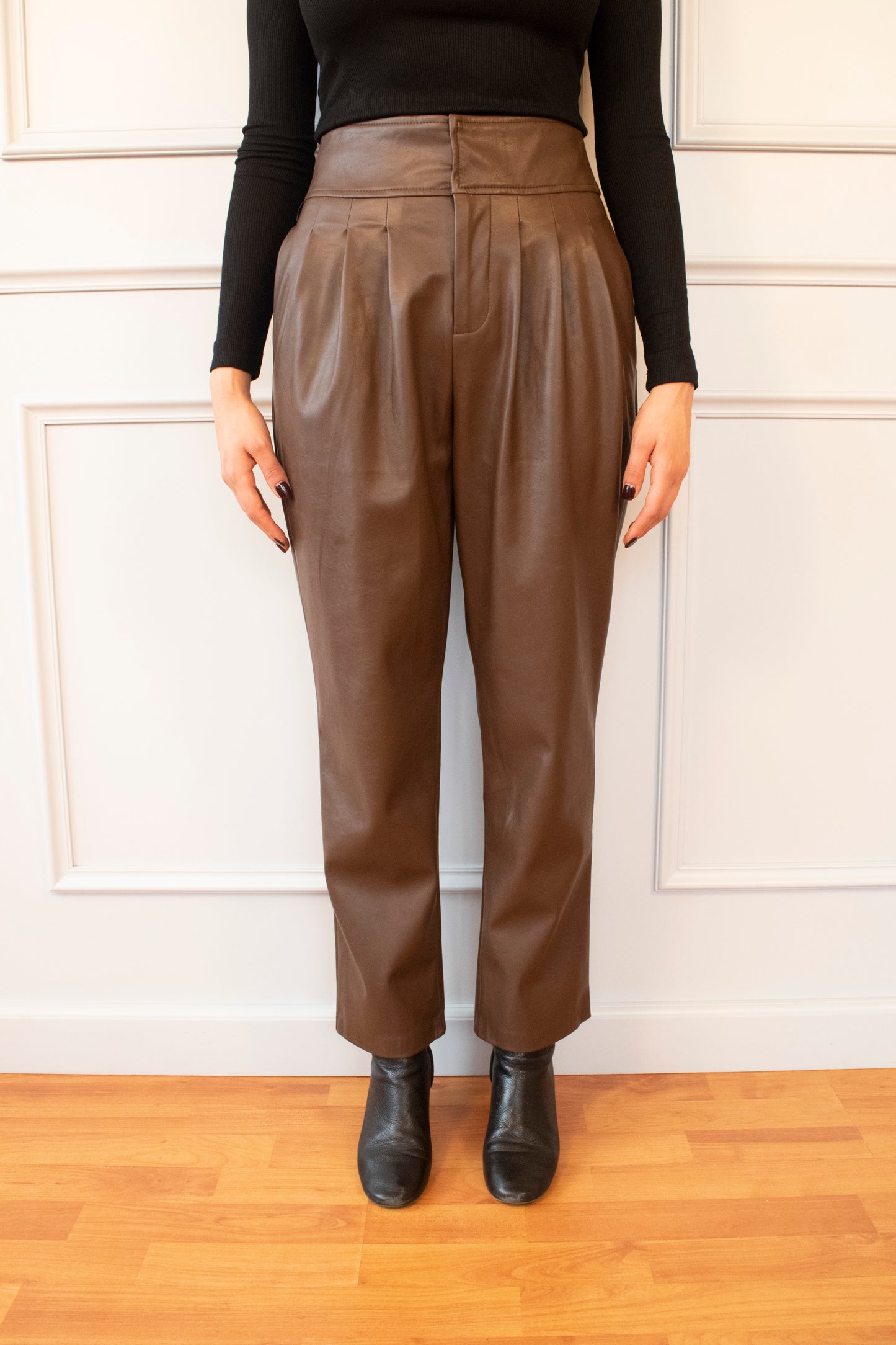 PANTALON PREMIUM EFECTO PIEL BAGGY