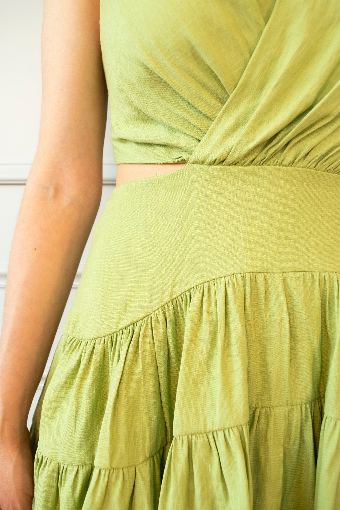 VESTIDO PREMIUM ESPALDA MOÑO