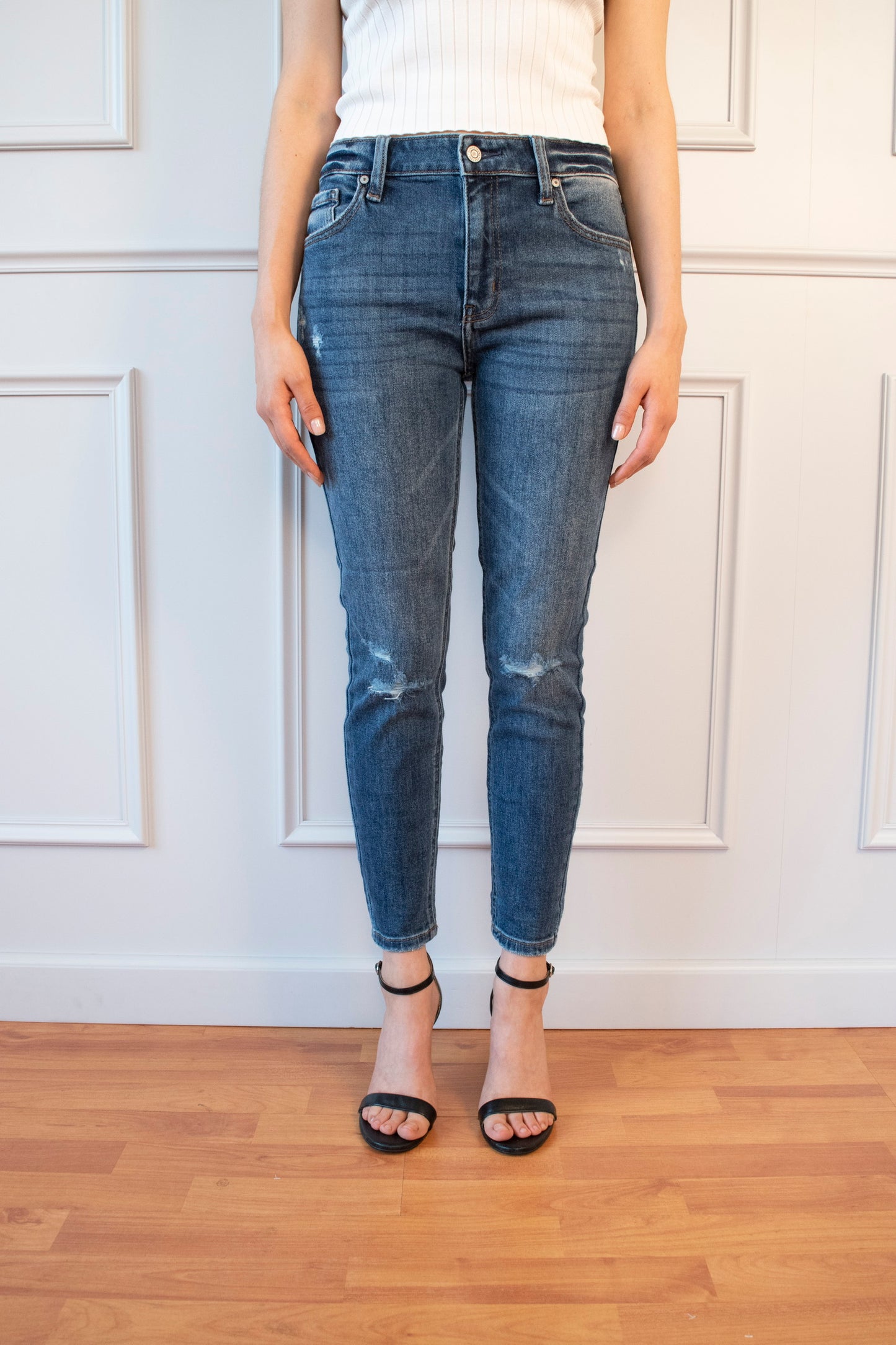 JEANS CLARA PREMIUM TIRO ALTO SKINNY