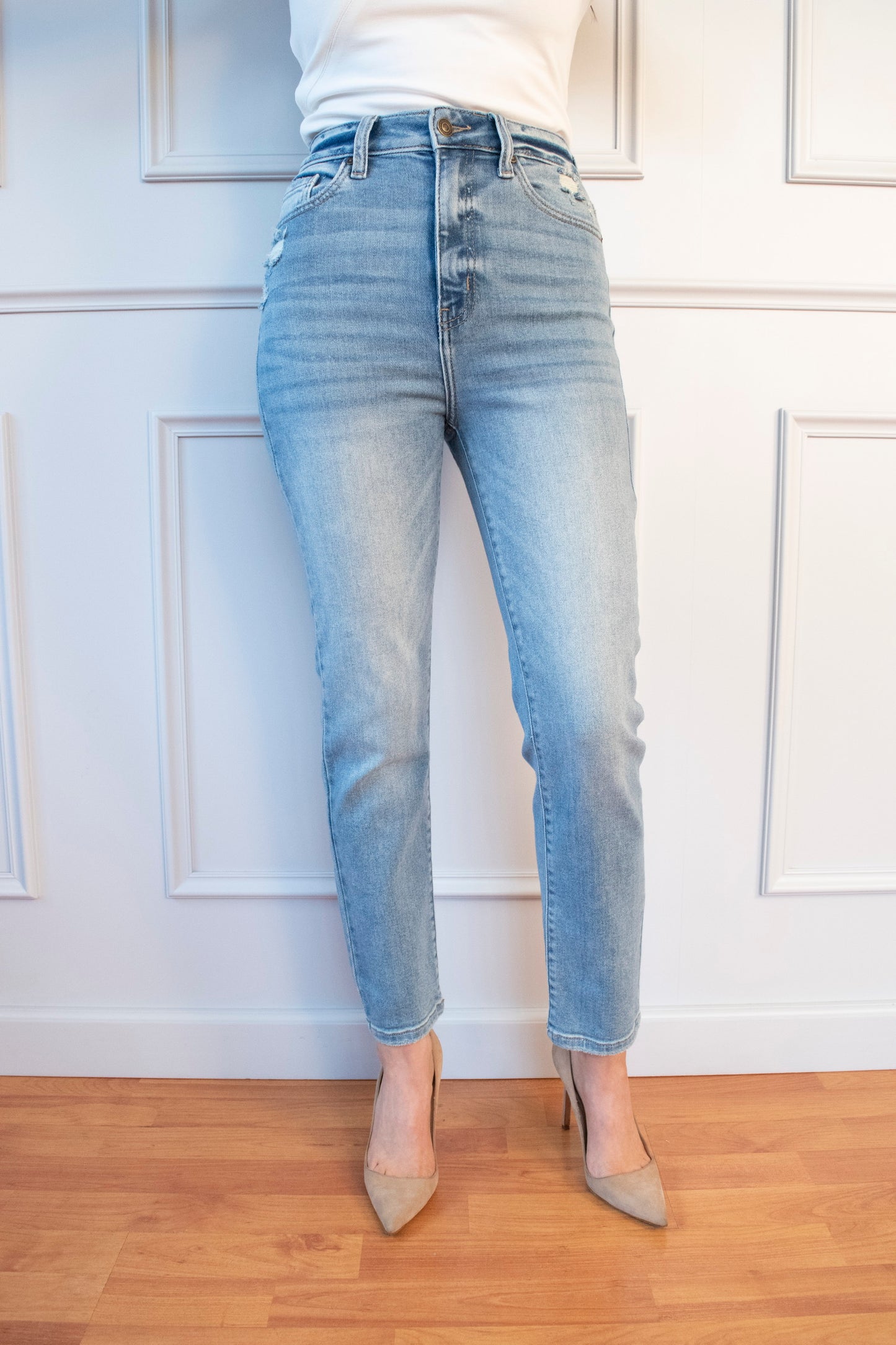JEANS PREMIUM MOM RECTO TIRO ULTRA ALTO