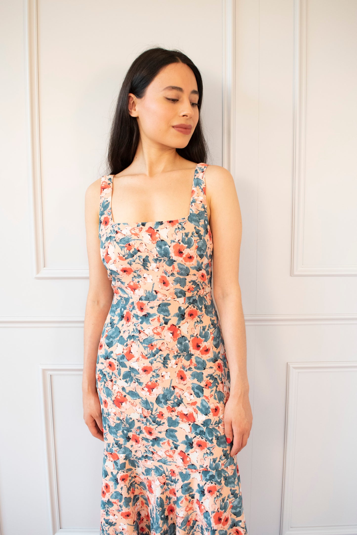 VESTIDO PREMIUM ESPALDA MOÑO