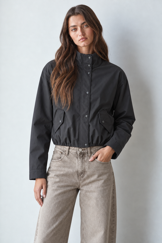 DISPONIBLE 14 DE SEPTIEMBRE CHAMARRA BOMBER ROMPEVIENTOS