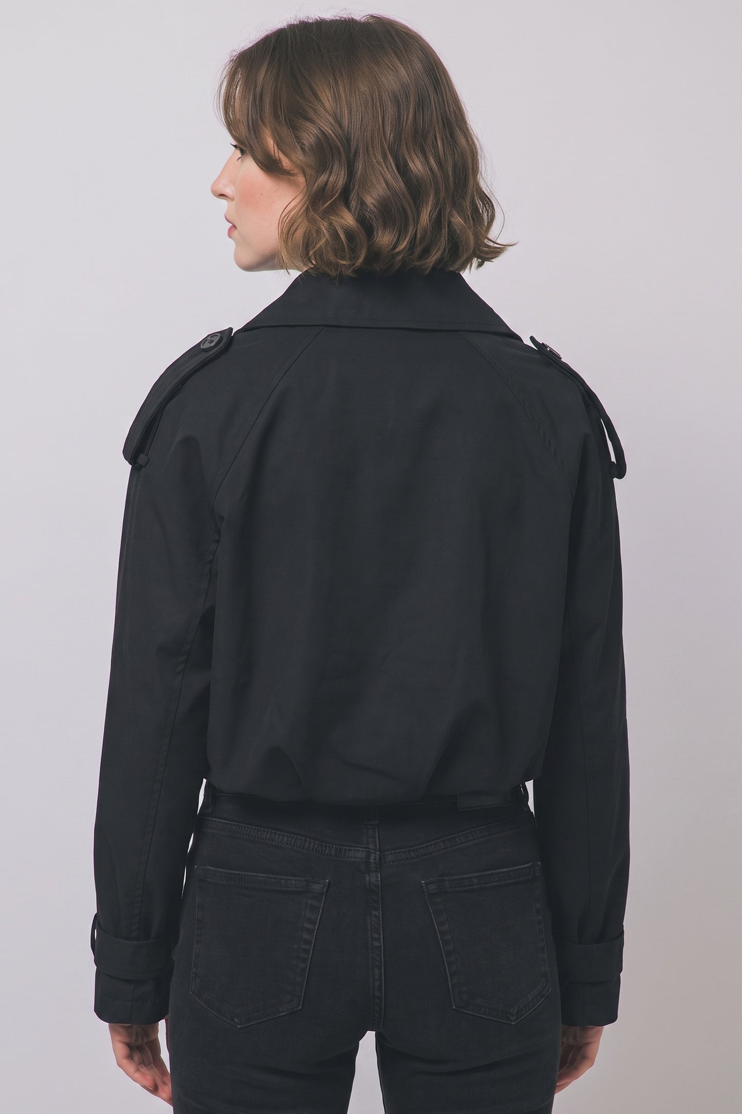 DISPONIBLE 11 DE AGOSTO TRENCH COAT CROPPED