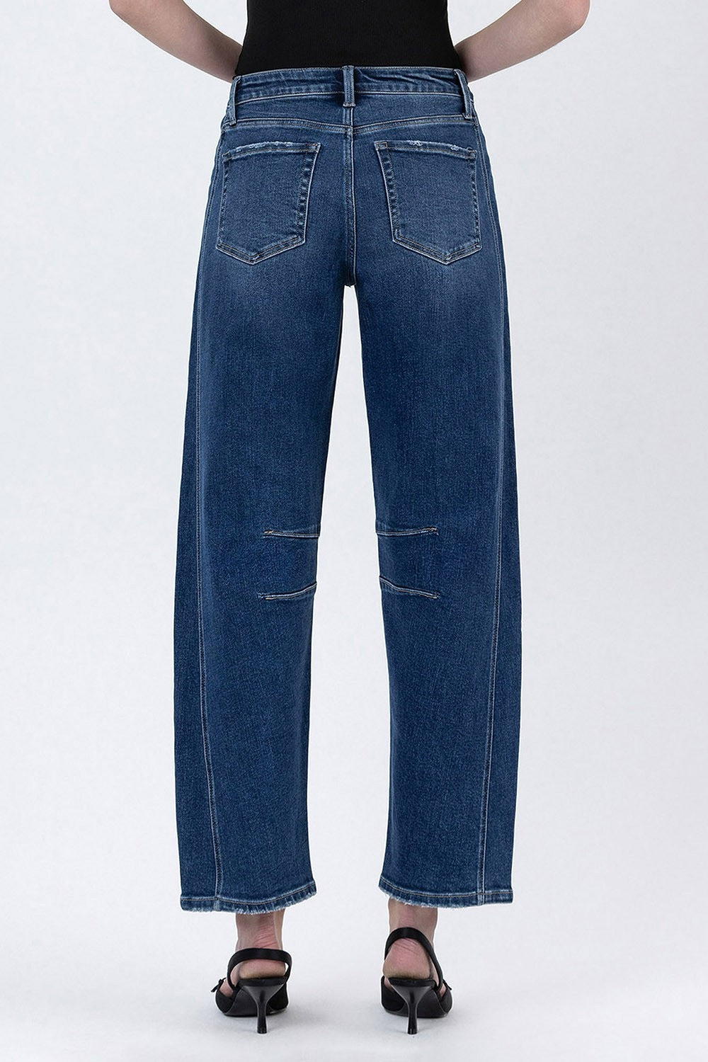 DISPONIBLE 26 DE MAYO JEANS PIERNA BARRIL 27" MEZCLILLA PREMIUM
