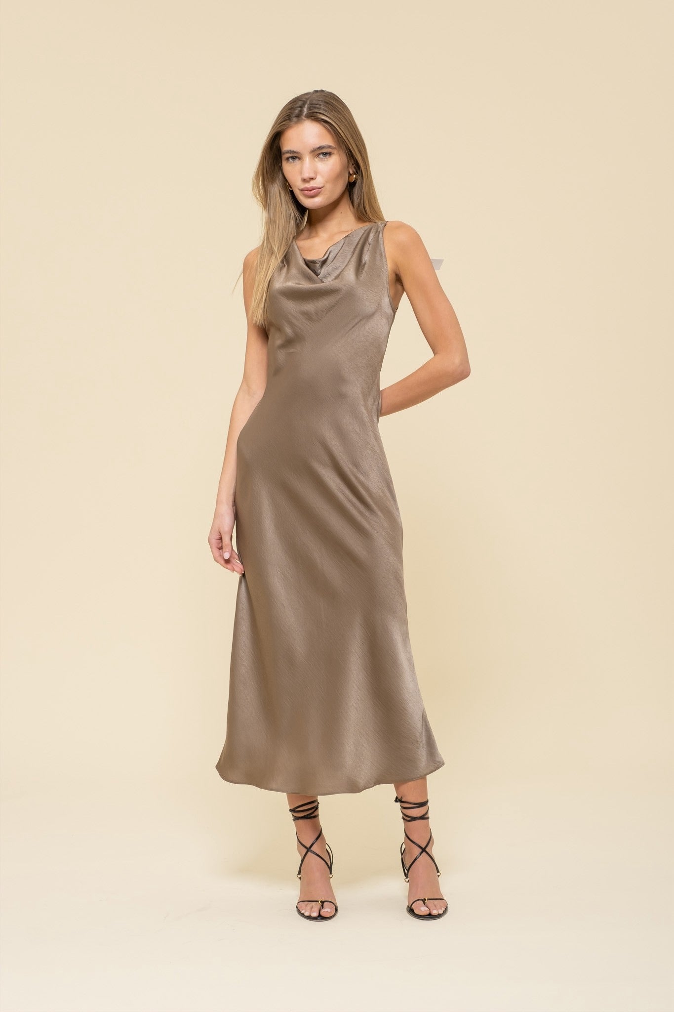 VESTIDO MIDI SATIN