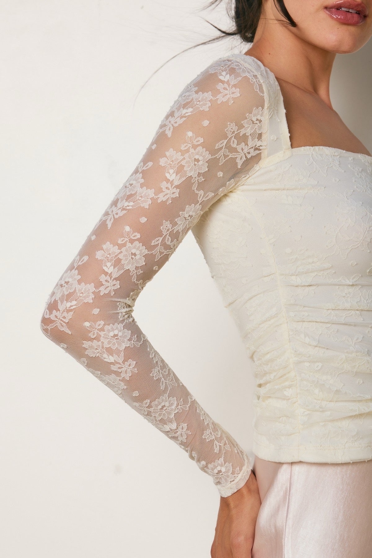 BLUSA PREMIUM ENCAJE